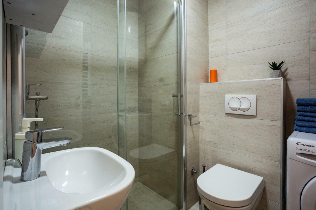 Apartament Modern Naive Downtown With Free Private Garage-Fast Wi-Fi Nowy Sad Zewnętrze zdjęcie
