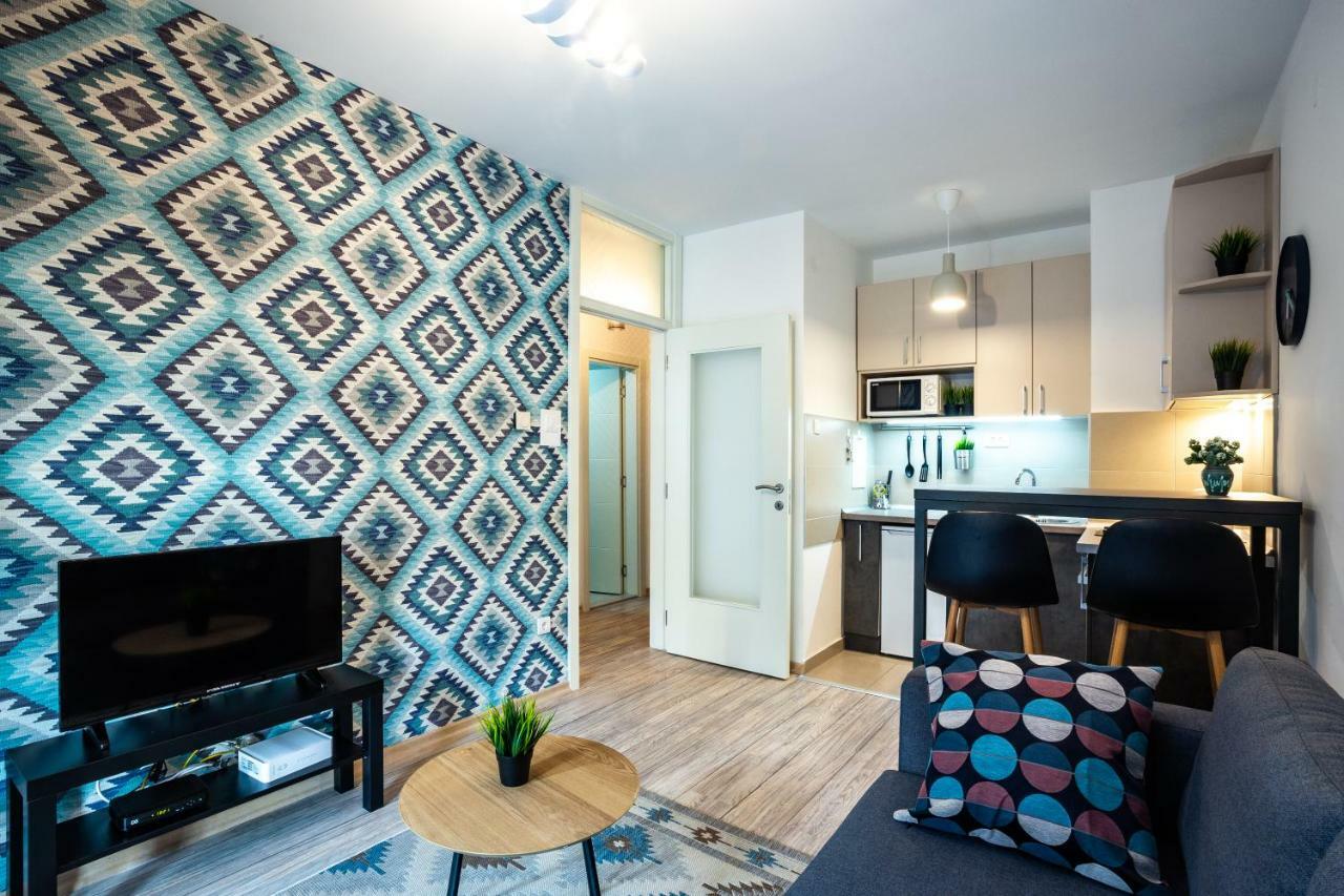 Apartament Modern Naive Downtown With Free Private Garage-Fast Wi-Fi Nowy Sad Zewnętrze zdjęcie