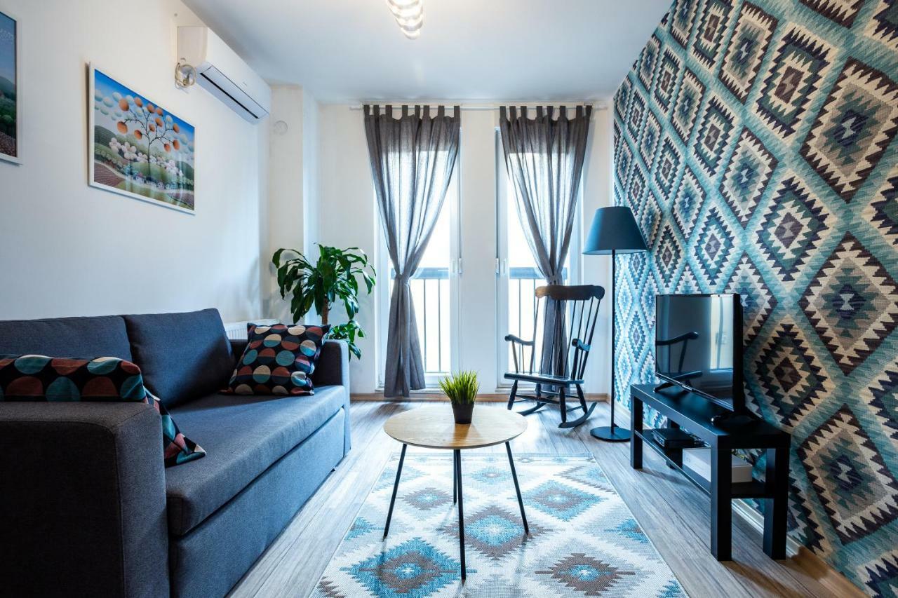 Apartament Modern Naive Downtown With Free Private Garage-Fast Wi-Fi Nowy Sad Zewnętrze zdjęcie