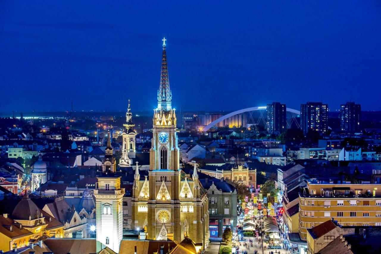 Apartament Modern Naive Downtown With Free Private Garage-Fast Wi-Fi Nowy Sad Zewnętrze zdjęcie